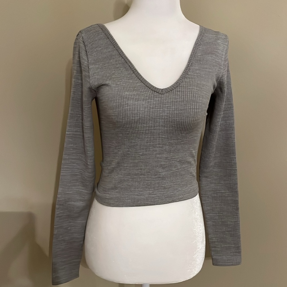 Akira ribbed stretchy v neck long sleeve crop top small medium NWOT